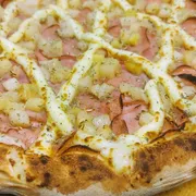Premium: 74.Lombo c/ Abacaxi - Pizza Grande (Ingredientes: Abacaxi, Catupiry, Lombo Canadense, Molho Artesanal, Mussarela, Orégano)