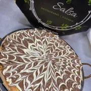 Doces: 63.Chocolate - Pizza Grande (Ingredientes: Chocolate ao Leite, Chocolate Branco, Creme de Leite)