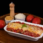 Pratos: Camarão à Parmegiana - Prato (Ingredientes: Camarão à Milanesa, queijo, macarrão espaguete ao suco de tomate)