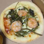 Esfirras Especiais: Camarão Paraense - Molho de Tomate, Queijo Mussarela, Camarão Fresco e Jambu