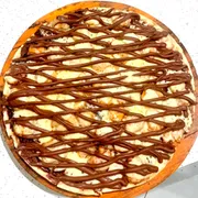 Doces: Cartolada - Pizza Grande (Ingredientes: Mussarela, Banana, Avelã, Chocolate)
