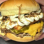 Burguer Artesanal: SP Costelão - Burguer Artesanal (Ingredientes: Burguer 150g, Pão Brioche, Cream Cheese, Cheddar Fatiado, Costela Desfiada, Bacon Fatiado, Uma chulapada de queijo coalho, Molho Tarê Caseiro, Picles, Maionese da Casa)