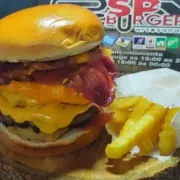 Burguer Artesanal: Rib Duplo - Burguer Artesanal (Ingredientes: Pão Brioche, Maionese da Casa, 2 Burger de Costela de 200gr, Americancheese, Cebola Empanada, Cheddar Cremoso, Bacon, Picles)