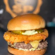 Burguer Artesanal: Jd. Soraia - Burguer Artesanal (Ingredientes: Pão Brioche, Maionese da Casa, Burguer de 150gr, Queijo Prato, Mussarela Empanada, Picles)