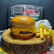 Burguer Artesanal: Jd. Ângela - Burguer Artesanal (Ingredientes: Pão Brioche, Maionese da Casa, Burguer de 150gr, Queijo Prato, Picles)
