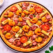 Gourmet: 16 Toneladas - Pizza Grande (Ingredientes: Molho de Tomate Artesanal, Calabresa, Presunto, Queijo Coalho, Bacon, Camarão a Milanesa, Queijo Mussarela, Tomate, Cebolas, Azeitonas, Orégano)