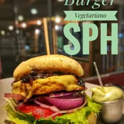Burguers Tradicionais: Vegetariano - Sanduiches (Ingredientes: Hamburguer de grão de bico, Alho poró caramelizado,  Alface,  Tomate,  Acompanha Batata Frita Crocante e Maionese da Casa)