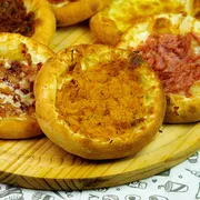 Salgadas: Esfirra Frango - Mussarela, frango e orégano