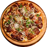 Premium: Picanha c/ Banana - Pizza Grande (Ingredientes: Azeitona, Banana, Cebola, Milho, Molho, Mussarela, Orégano, picanha, Tomate)