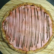Doces Tradicionais: Creme de Morango - Pizza Grande (Ingredientes:  Mussarela, Creme de Morango, Chocolate ao Leite)