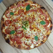 Tradicional: Pepperoni - Pizza Grande (Ingredientes: Molho de Tomate,  Mussarela,  Pepperoni,  Orégano, Manjericão)