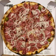Tradicionais: Calabresa - Pizza Grande (Ingredientes: Molho, Calabresa Fatiada, Cebola)