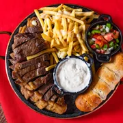 Porções: Combo Nobre Da Casa - Porção (Ingredientes: 500g batata frita, 500g picanha, farofa, Mussarela, Vinagrete)