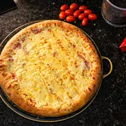 Pizzas Especiais: Sãopaulina - Pizza Grande (Ingredientes: Catupiry Original, Molho Branco Artesanal, Mussarela, Parmesão, Presunto)