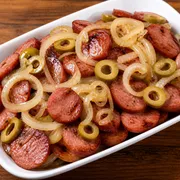 Porções: Porção De Calabresa Com Cebola Azeitonas (500gr) - Porção (Ingredientes: Azeitona, Cebola)