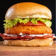 Chicken´s: Chicken - Chicken´s (Ingredientes: Bacon, Catupiry original, hambúrguer de frango, Maionese, Pão tipo brioche, Salada)