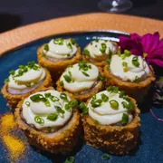 Hot Roll´s: HOT SALMÃO COM CREME CHESSE EXTRA 8 PEÇAS - COM CREME CHESSE EXTRA