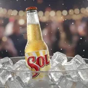 Cerveja + gelo: Combo Sol - 6 Long neck de Sol 330ml embaladas no saco de gelo.