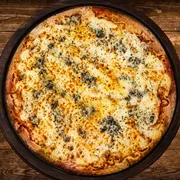 Sabores Premium: Cinco Queijos - Pizza Gigante (Ingredientes: Catupiry, Gorgonzola, Mussarela, Parmesão, Provolone, Molho de Tomate, Orégano)