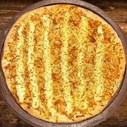 Sabores Tradicionais: Frango Com Catupiry - Pizza Gigante (Ingredientes: Catupiry, Frango Desfiado e Orégano., Mussarela, Molho de Tomate)