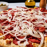 Calabresa: Calabresa - Pizza Grande (Ingredientes: Calabresa, Cebola, Molho de Tomate Artesanal)