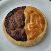 Doces Premium: Esfiha Black or White - Esfiha (Ingredientes: Chocolate Branco, Chocolate Preto)