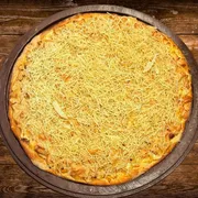 Sabores Tradicionais: Strogonoff De Frango - Pizza Gigante (Ingredientes: Mussarela, Strogonoff de Frango, Batata Palha, Molho de Tomate, Orégano)