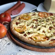 Tradicionais: A Moda - Pizza Grande (Ingredientes: Azeitona, Calabresa, Catupiry, Frango, Mussarela, Orégano, Palmito, Presunto, Tomate)