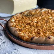 Tradicionais: Estrogonoffe de Frango - Pizza Grande (Ingredientes: Estrogonoffe de Frango, Mussarela, Orégano)