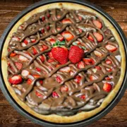 Sabores Doces Especiais: Creme De Avelã Com Morango - Pizza Gigante (Ingredientes: Creme de Avelã, Mussarela, Creme de Leite, Morango)