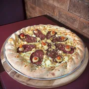 Tradicionais: 72- Picanha Defumada - Pizza Grande (Ingredientes: Mussarela, Queijo Coalho, Pimenta Biquinho, Alho Frito, Picanha Defumada)