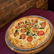 Tradicionais: 49- Marguerita - Pizza Grande (Ingredientes: Mussarela, Manjericão, Tomate, Parmesão)