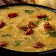 Caldos: Caldo de Kenga - Caldo com Bacon, Calabresa, Frango desfiado, Mandioca, Temperos + Torradas