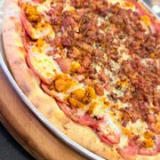 Tradicionais: 05- A Moda dos Amigos I - Pizza Grande (Ingredientes: Bacon, Calabresa Fatiada, Frango Desfiado, Mussarela)