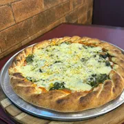 Tradicionais: 32- Escarola - Pizza Grande (Ingredientes: Escarola, Mussarela)