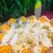 Tradicionais: 23- Carne Seca - Pizza Grande (Ingredientes: Carne Seca, Cebola, Mussarela, Requeijão Cremoso)