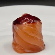 Jhou: Jhou Geleia de morango (8 Unidades) - Salmão + arroz + cream cheese + geléia de morango