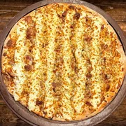 Sabores Tradicionais: Frango Com Bacon - Pizza Gigante (Ingredientes: Bacon , Catupiry, Frango Desfiado, Mussarela, Molho de Tomate, Orégano)