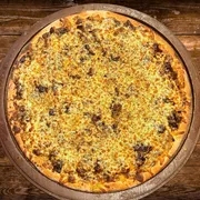 Sabores Especiais: Filé Ao Barbecue - Pizza Gigante (Ingredientes: Cebola Caramelizada, Filé de Carne Bovina, Mussarela, Molho Barbecue, Molho de Tomate, Orégano)