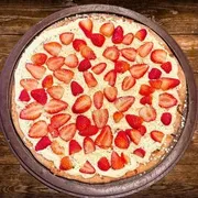Sabores Doces Especiais: Doce Desejo - Pizza Gigante (Ingredientes: Creme de Leite Ninho, Mussarela, Chocolate Branco, Creme de Leite, Morango)