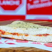 Salgados: pizza recheada)