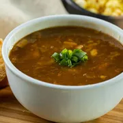 Caldos: Caldo de vaca atolada - 500 ml (Ingredientes: costela bovina desfiada, creme de mandioca com temperos naturais, salsa e cebolinha picada)