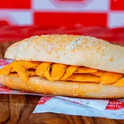 Sanduíche no Pão Francês: Pão com Tucumã - Sanduíche no Pão Francês (Ingredientes: Manteiga, Pão, Tucumã)