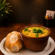 Caldinhos: Caldinho de Mandioquinha com frango desfiado - ACOMPANHA Cebolinha Queijo Pão
