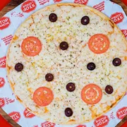 Tradicionais: Mussarela - Pizza Média (Ingredientes: Azeitona, Molho, Orégano, Queijo)