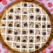 Especiais: Frango ao Catupiry - Pizza Média (Ingredientes: Azeitona, Frango, Molho, Mussarela, Orégano)
