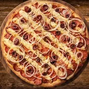 Sabores Tradicionais: Calabresa Acebolada Com Catupiry - Pizza Gigante (Ingredientes: Azeitona, Calabresa, Cebola, Mussarela, Catupiry, Molho de Tomate, Orégano)