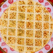 Especiais: 4 Queijo - Pizza Média (Ingredientes: Mussarela, Parmesão, Provolone Fatiado, Queijo)