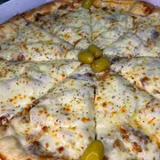 Especiais: 48- Costela - Pizza Grande (Ingredientes: Molho de Tomate,  Costela bovina desfiada,  Cebola,  Molho barbecue,  Mussarela,  Orégano,  Azeitonas)