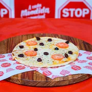 Pizza Brotão: Mussarela - Pizza Brotão (Ingredientes: Azeitona, Molho, Orégano, Queijo, Tomate)